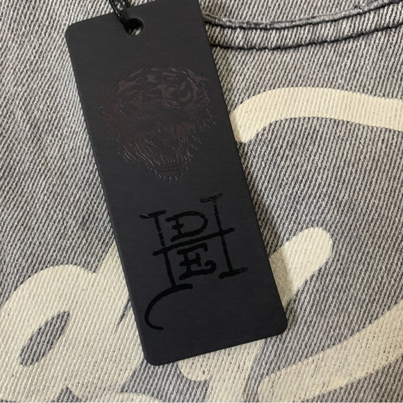 Ed Hardy grey wash Cross denim printed mini skirt L NWT - Picture 4 of 14